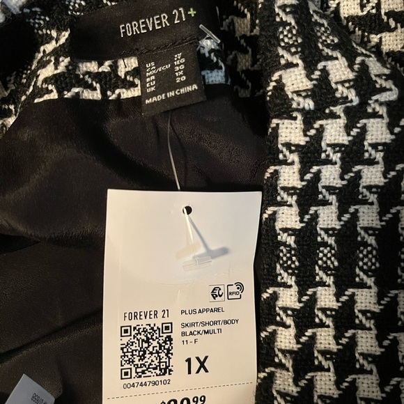 NWT Forever 21 Mini Skirt - Picture 4 of 5